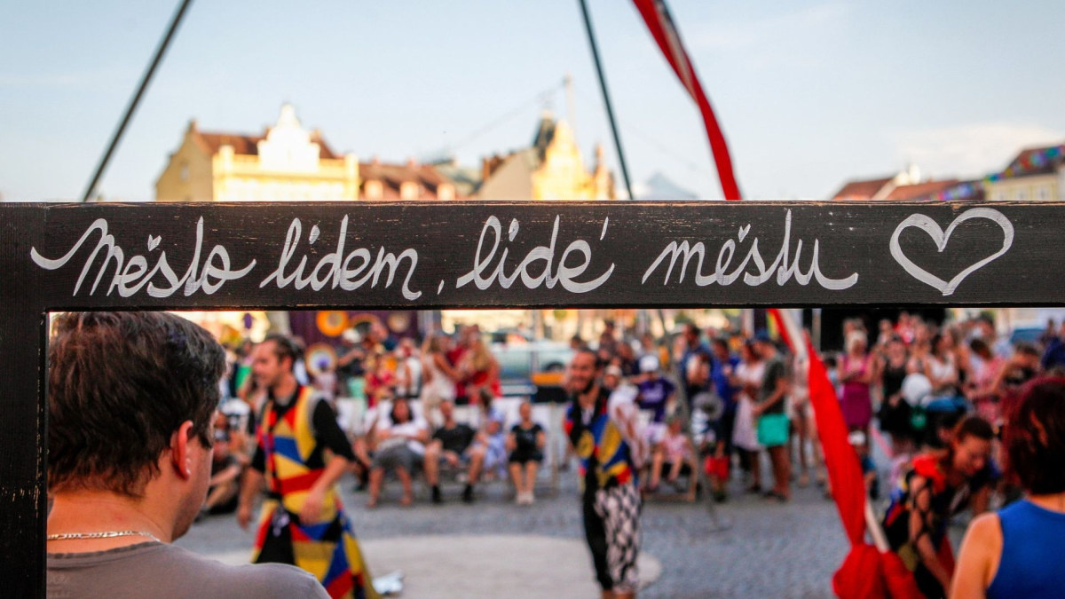 mesto-lidem