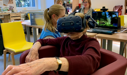 Díky projektu VIREAS a virtuální realitě získávají senioři nové zážitky